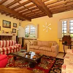 Tuscan With Private Pool & Garden Вилла Камайоре