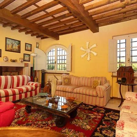 Tuscan With Private Pool & Garden 빌라 카마이오레